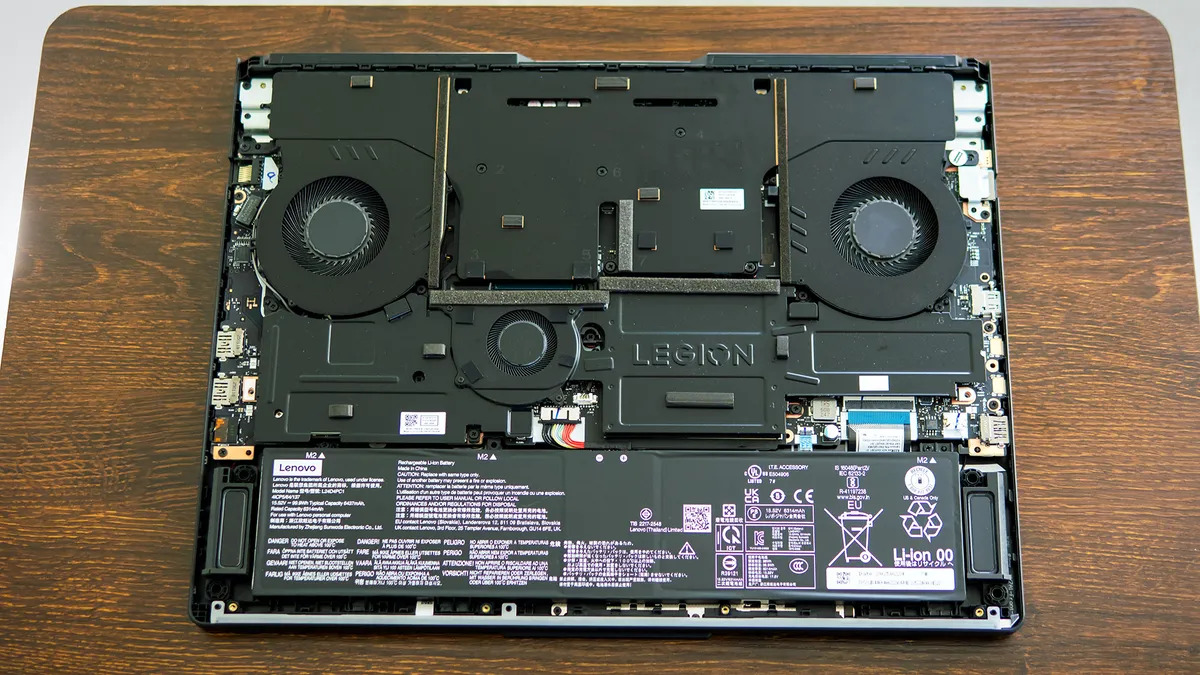 Lenovo Legion Pro 7i Gen 10 20