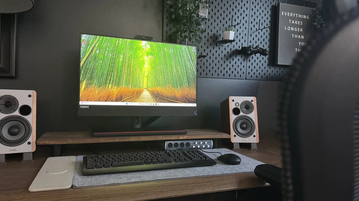 Lenovo ThinkCentre M90a Gen 5 5