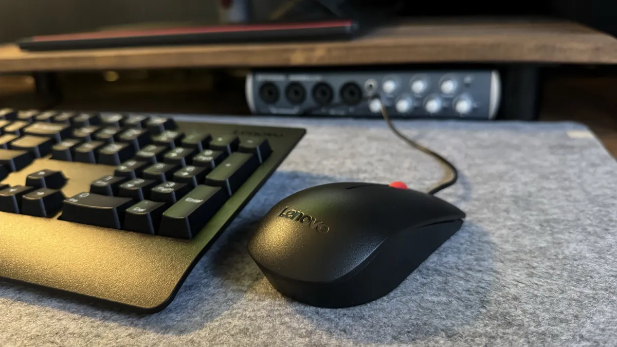 Lenovo ThinkCentre M90a Gen 5 6