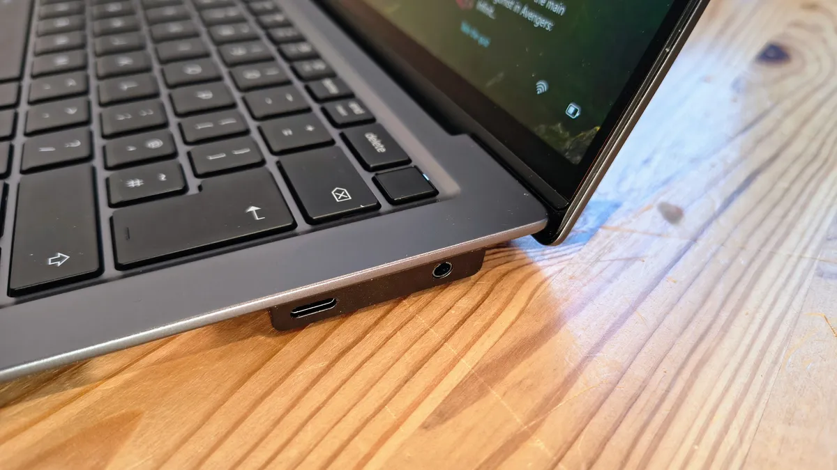 Đánh giá Lenovo ThinkPad X9-14 Aura Edition - Hiệu năng đỉnh cao, thiết kế tinh tế đến từng chi tiết. 11 Lenovo ThinkPad X9 14 3