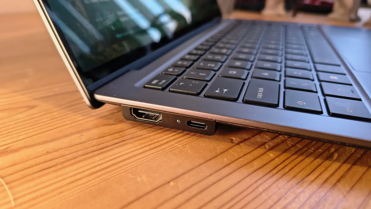 Đánh giá Lenovo ThinkPad X9-14 Aura Edition - Hiệu năng đỉnh cao, thiết kế tinh tế đến từng chi tiết. 12 Lenovo ThinkPad X9 14 4