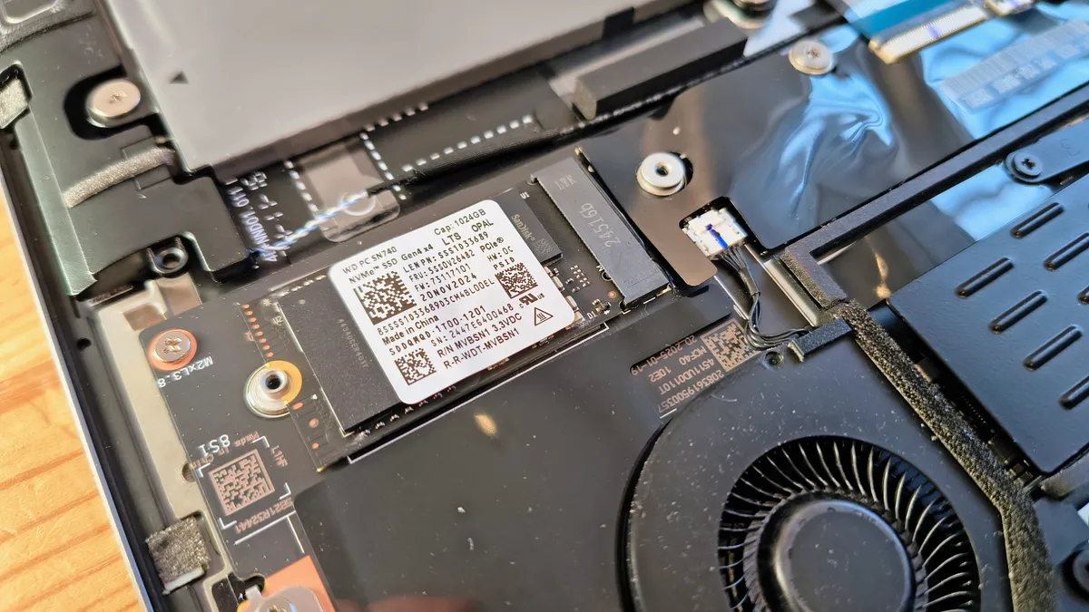 Đánh giá Lenovo ThinkPad X9-14 Aura Edition - Hiệu năng đỉnh cao, thiết kế tinh tế đến từng chi tiết. 15 Lenovo ThinkPad X9 14 7