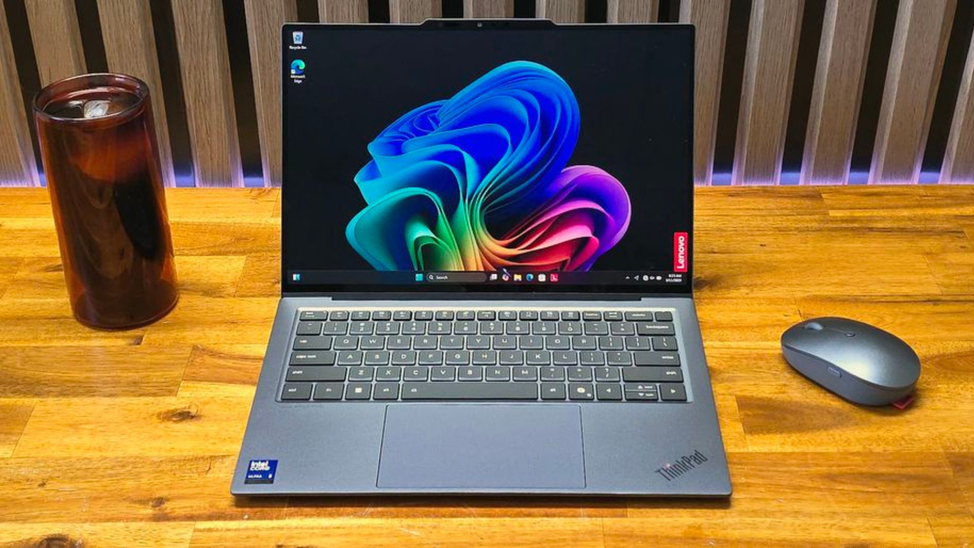 Đánh giá Lenovo ThinkPad X9-14 Aura Edition - Hiệu năng đỉnh cao, thiết kế tinh tế đến từng chi tiết. 1 Lenovo ThinkPad X9 14 8