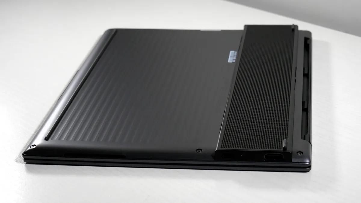 Đánh giá Lenovo ThinkPad X9-15 Gen 1 Aura Edition: Tối ưu mọi tác vụ, đồng hành cùng thành công của bạn 41 Lenovo ThinkPad X9 15 Gen 1 Aura Edition 2