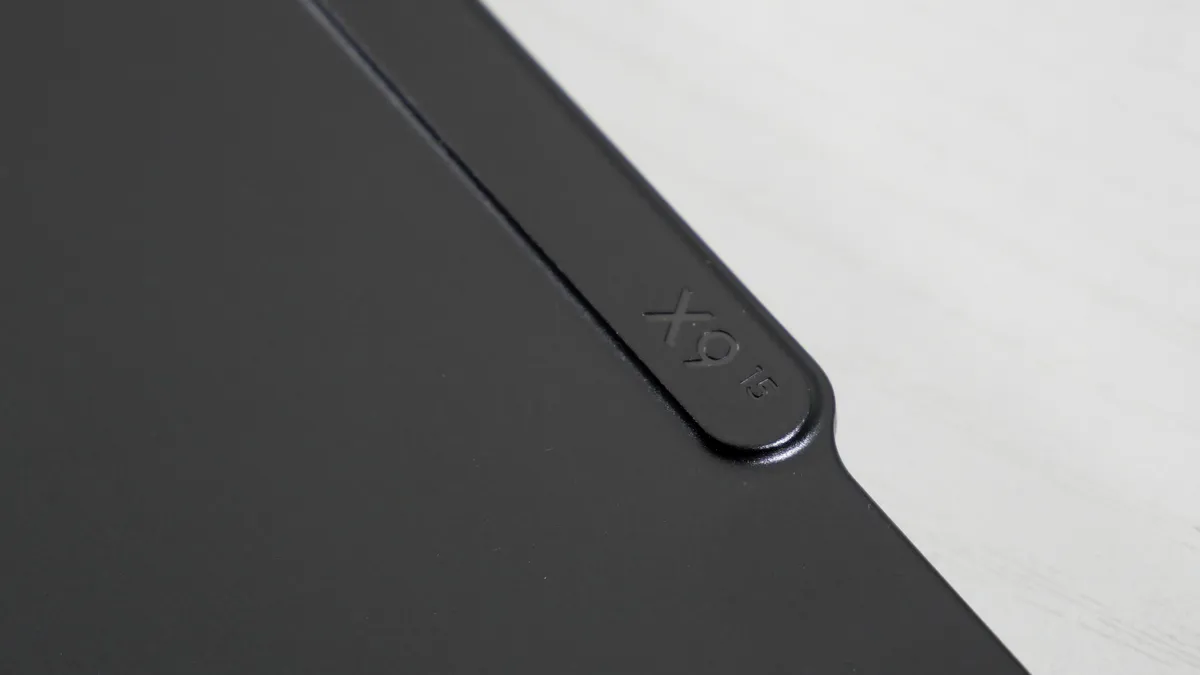 Đánh giá Lenovo ThinkPad X9-15 Gen 1 Aura Edition: Tối ưu mọi tác vụ, đồng hành cùng thành công của bạn 34 Lenovo ThinkPad X9 15 Gen 1 Aura Edition 3