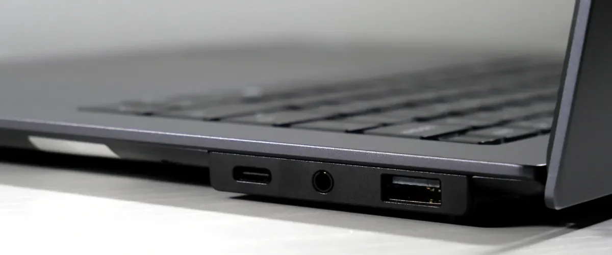 Đánh giá Lenovo ThinkPad X9-15 Gen 1 Aura Edition: Tối ưu mọi tác vụ, đồng hành cùng thành công của bạn 26 Lenovo ThinkPad X9 15 Gen 1 Aura Edition 6 e1747987674447