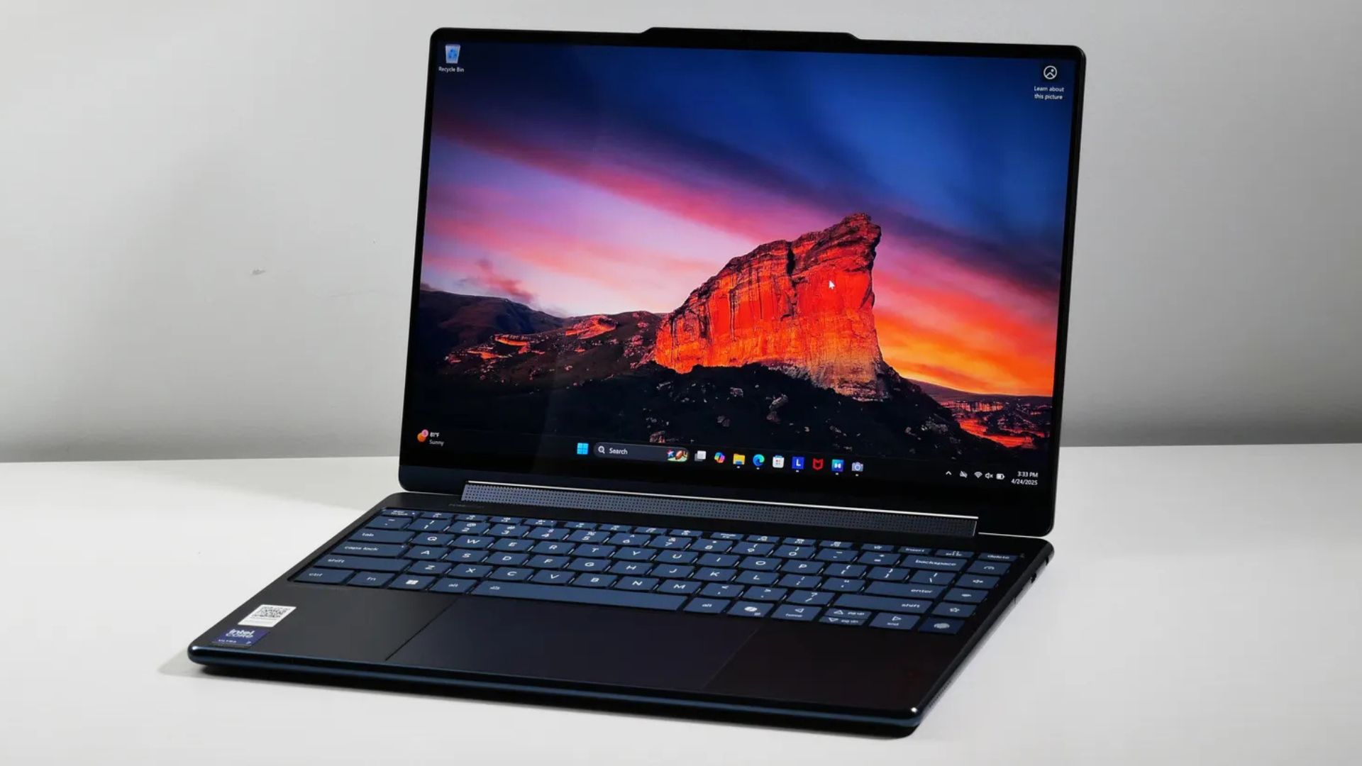 Đánh giá Lenovo Yoga 9i 2in1 Aura Edition - Hiệu năng mạnh mẽ, trải nghiệm mượt mà. 1 Lenovo Yoga 9i 2 in 1 Aura Edition 10 1