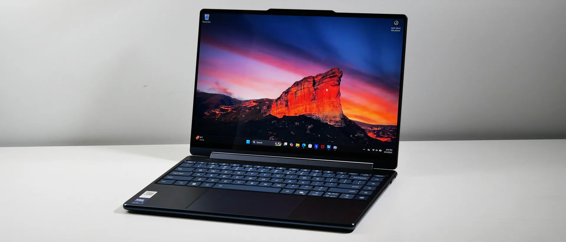 Đánh giá Lenovo Yoga 9i 2in1 Aura Edition - Hiệu năng mạnh mẽ, trải nghiệm mượt mà. 47 Lenovo Yoga 9i 2 in 1 Aura Edition 10