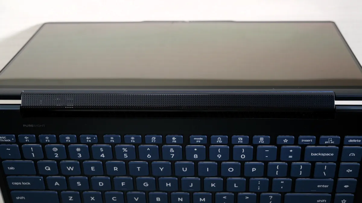 Đánh giá Lenovo Yoga 9i 2in1 Aura Edition - Hiệu năng mạnh mẽ, trải nghiệm mượt mà. 35 Lenovo Yoga 9i 2 in 1 Aura Edition 4