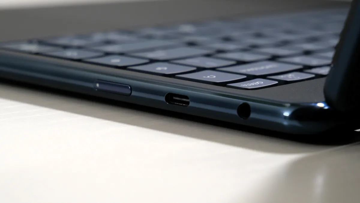 Đánh giá Lenovo Yoga 9i 2in1 Aura Edition - Hiệu năng mạnh mẽ, trải nghiệm mượt mà. 27 Lenovo Yoga 9i 2 in 1 Aura Edition 7