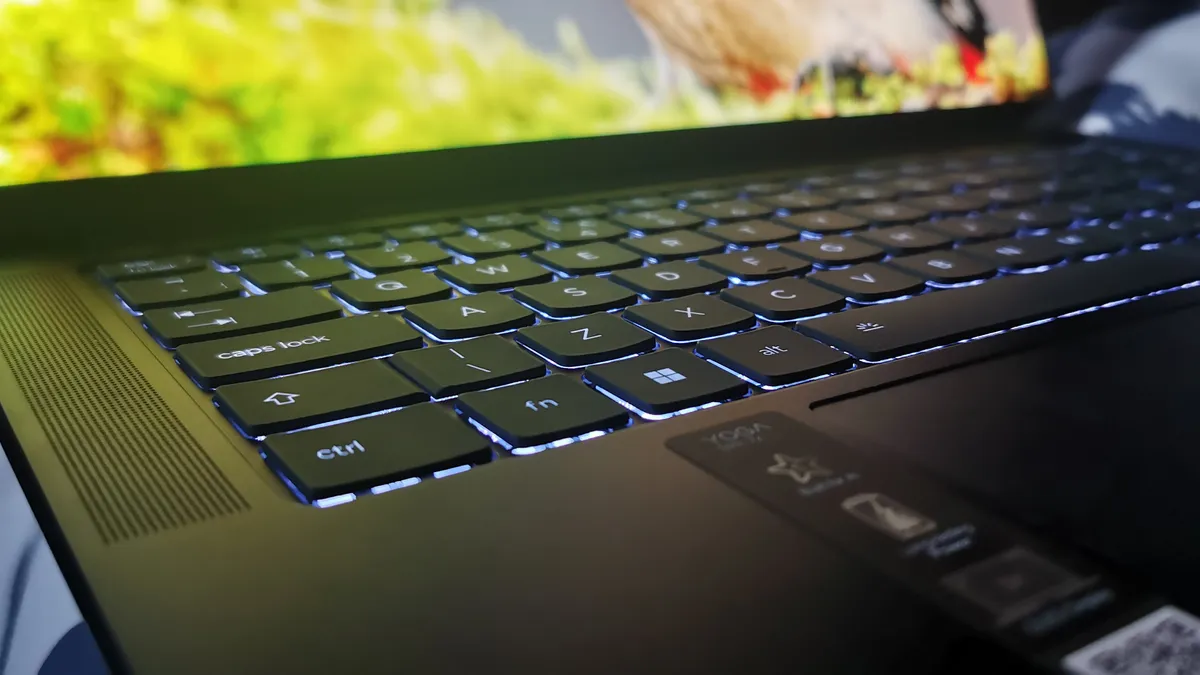 Lenovo Yoga Slim 7x 4