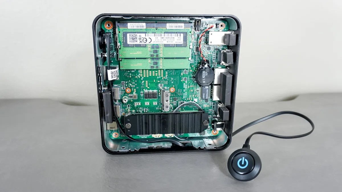 MSI Cubi NUC 1M 7