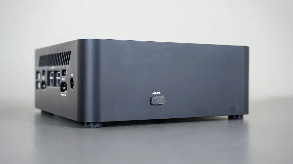 MSI Cubi NUC 1M 8