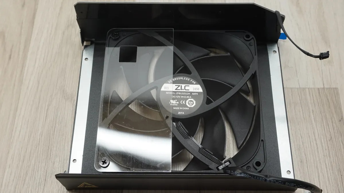 MSI MEG AI1600T PCIE5 Titanium 11