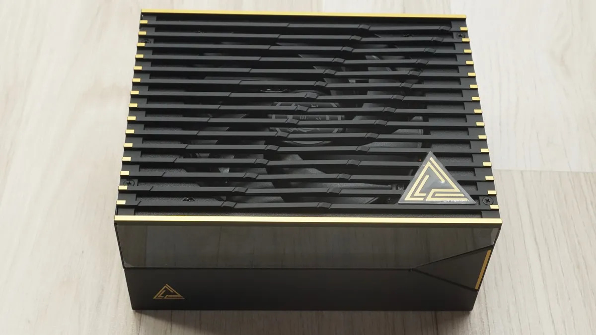 MSI MEG AI1600T PCIE5 Titanium 29