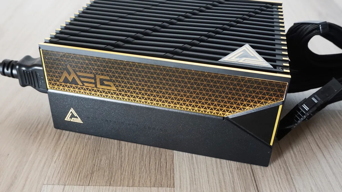 MSI MEG AI1600T PCIE5 Titanium 7