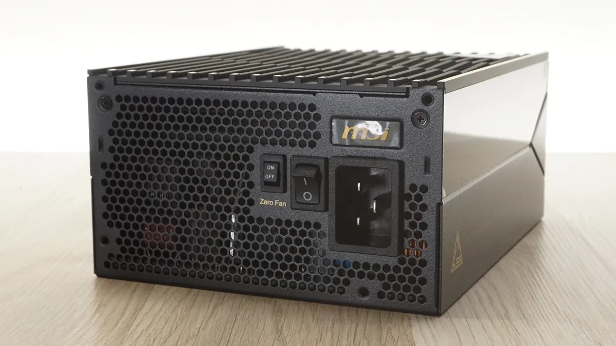 MSI MEG AI1600T PCIE5 Titanium 9