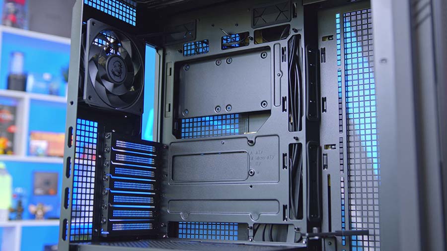 MSI MPG Velox 300R Airflow PZ 6