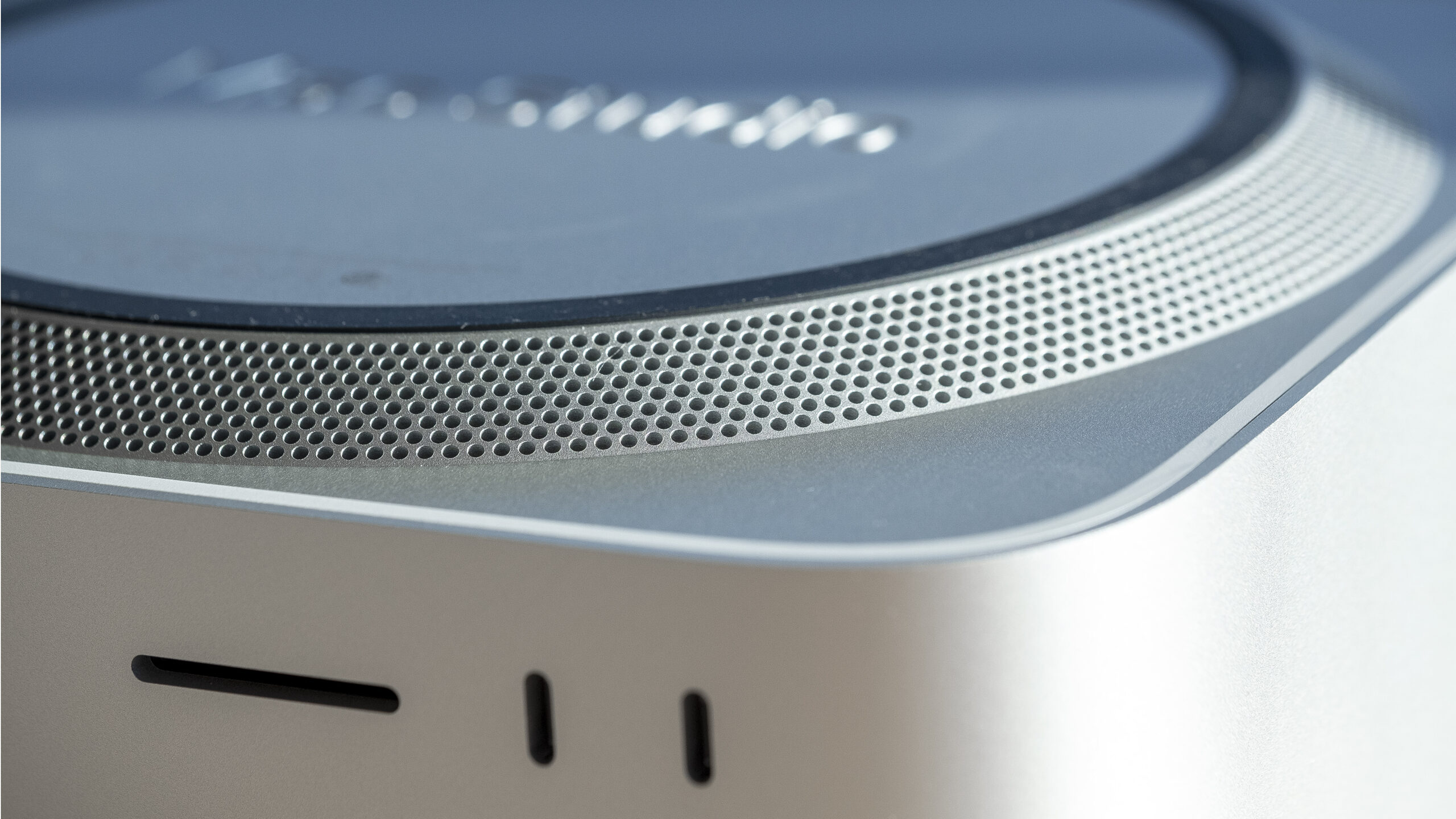 Đánh giá Mac Studio M1 Ultra - Cỗ máy biến mọi ước mơ sáng tạo thành hiện thực! 18 Mac Studio M1 Ultra 9