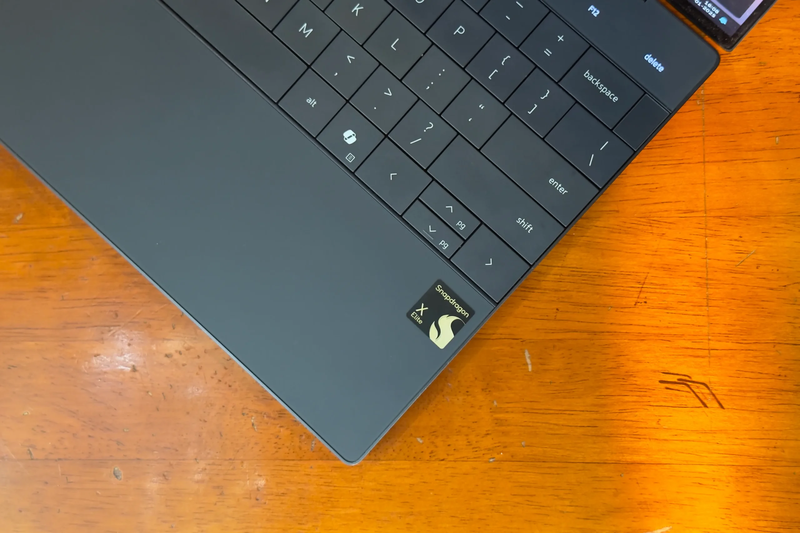 Microsoft Surface Laptop 13 chi thieu mot chut de vuot mat MacBook Air Nhung dieu gi da can buoc 3 scaled