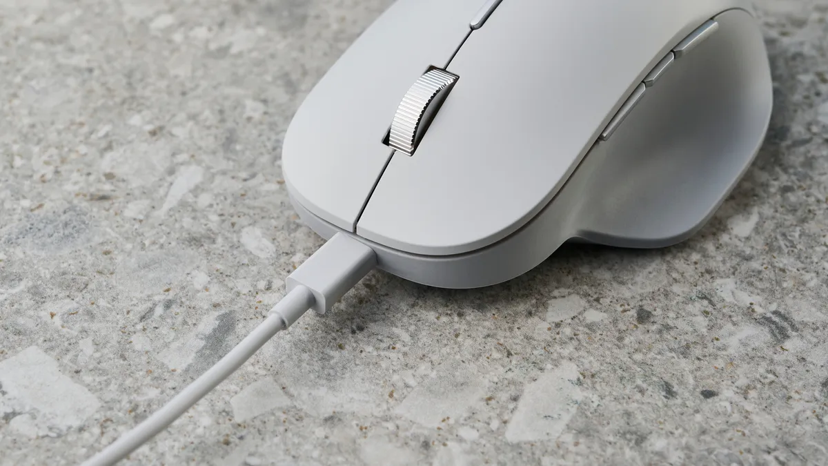 Đánh giá chuột Microsoft Surface Precision - Thiết kế công thái học, thoải mái cả ngày dài 24 Microsoft Surface Precision 3