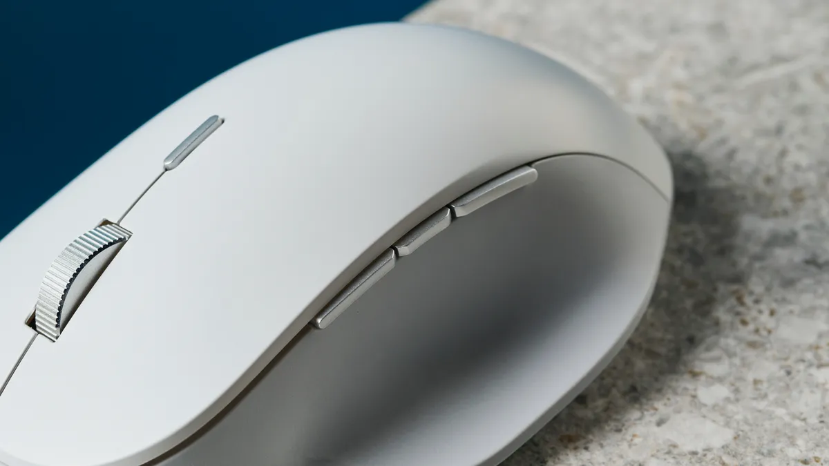 Đánh giá chuột Microsoft Surface Precision - Thiết kế công thái học, thoải mái cả ngày dài 20 Microsoft Surface Precision 7