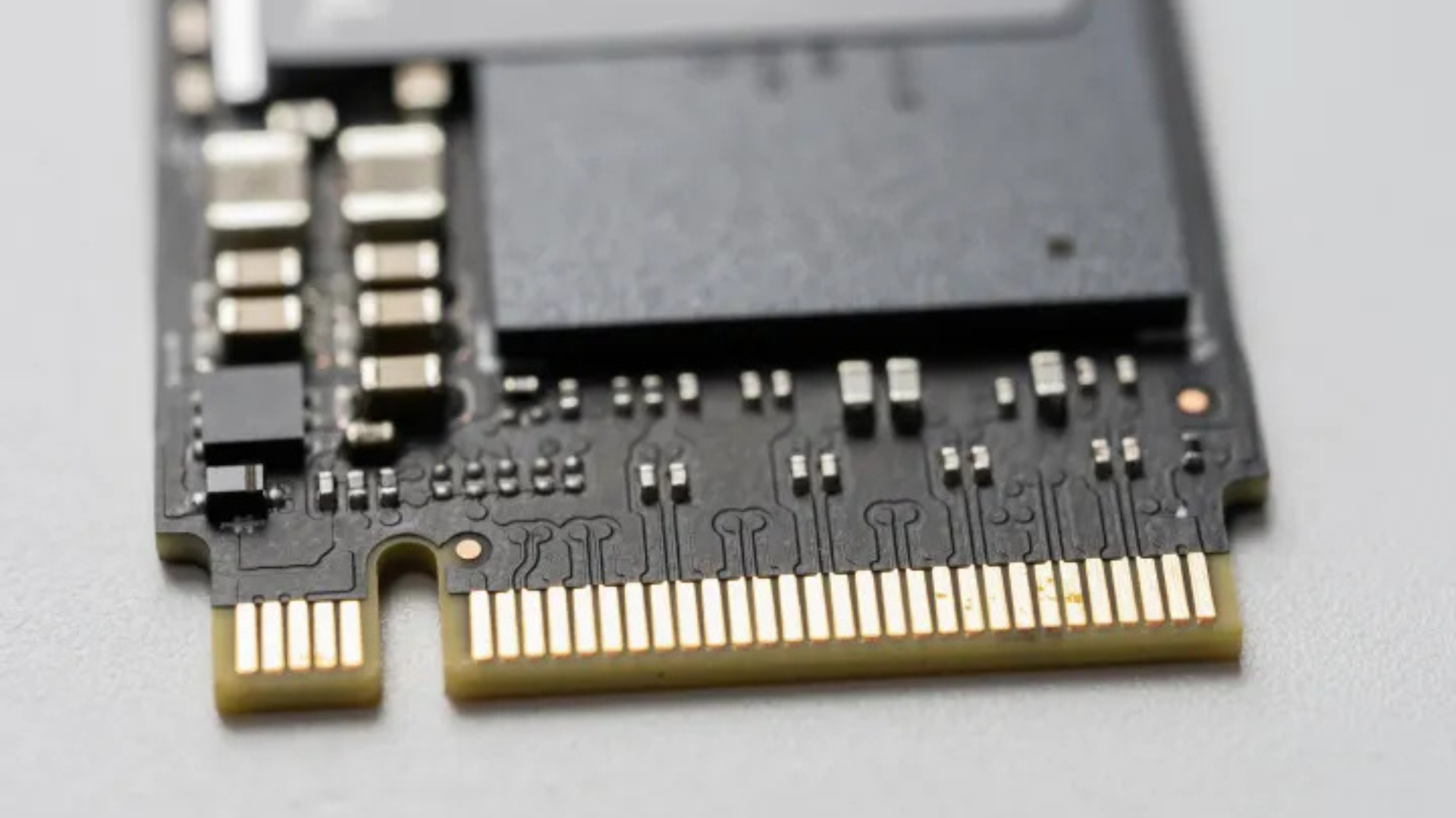 NVMe là gì? Tất tần tật về ổ cứng tốc độ cao năm 2025 4 NVMe la gi Tat tan tat ve o cung toc do cao nam 2025 3