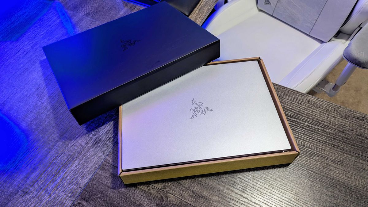 Đánh giá Razer Blade 14 2025 - Laptop gaming tối ưu nhất, sang trọng và mạnh mẽ 11 Razer Blade 14 2025 5