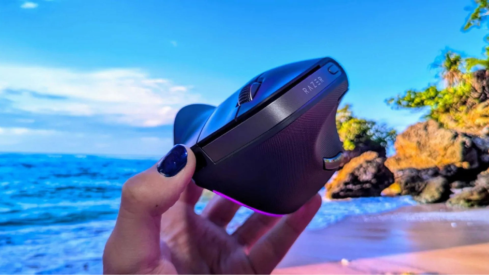 Razer Pro Click V2 Vertical Edition 1 01