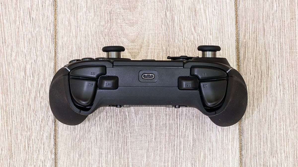 Razer Wolverine V2 Pro 8