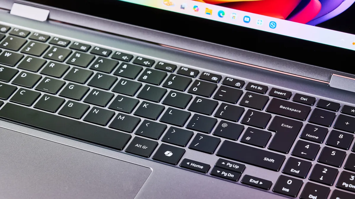 Đánh giá Samsung Galaxy Book5 360 - Thiết kế thanh lịch, đồng hành mọi lúc mọi nơi. 18 Samsung Galaxy Book5 360 9