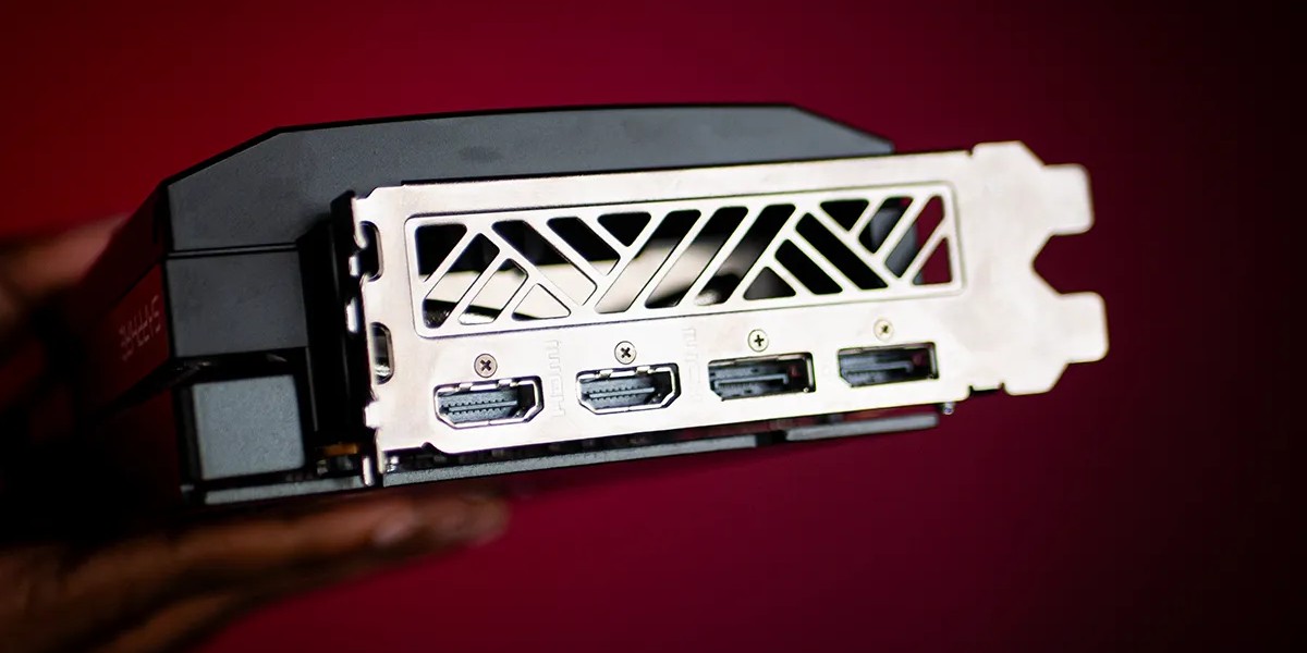 Sapphire Pulse AMD Radeon RX 7700XT 23