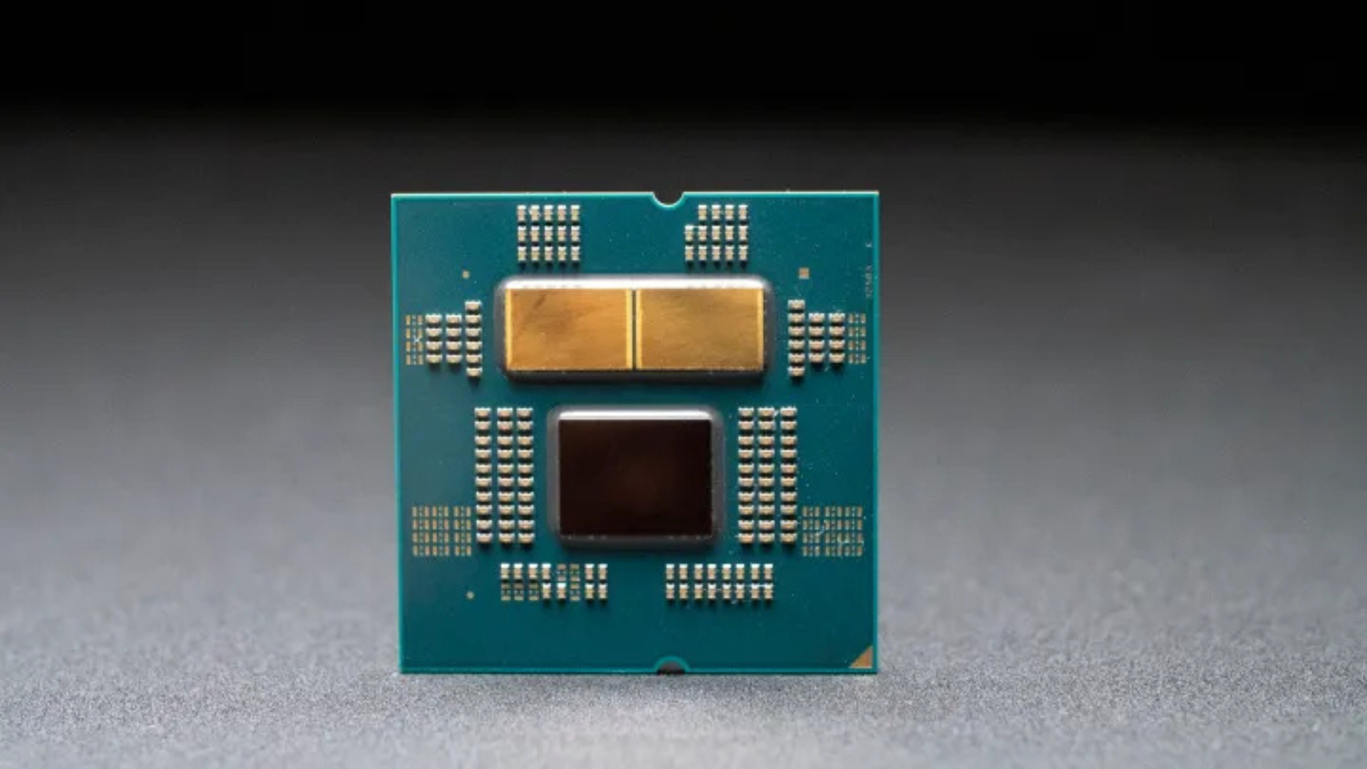 So sánh AMD Ryzen 9 7950X vs Intel Core i9-12900K: Cuộc chiến CPU Flagship 2025 1 So sanh AMD Ryzen 9 7950X vs Intel Core i9 12900K Cuoc chien CPU Flagship 2025 2