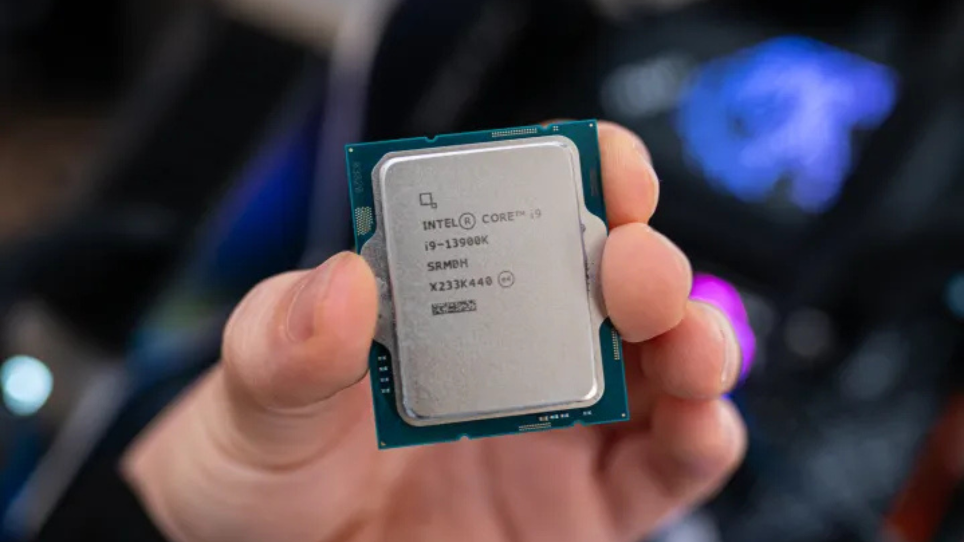 So sánh AMD Ryzen 9 7950X3D vs Intel Core i9-13900K: CPU nào tốt nhất cho game thủ 2025? 5 So sanh AMD Ryzen 9 7950X3D vs Intel Core i9 13900K CPU nao tot nhat cho game thu 2025 1