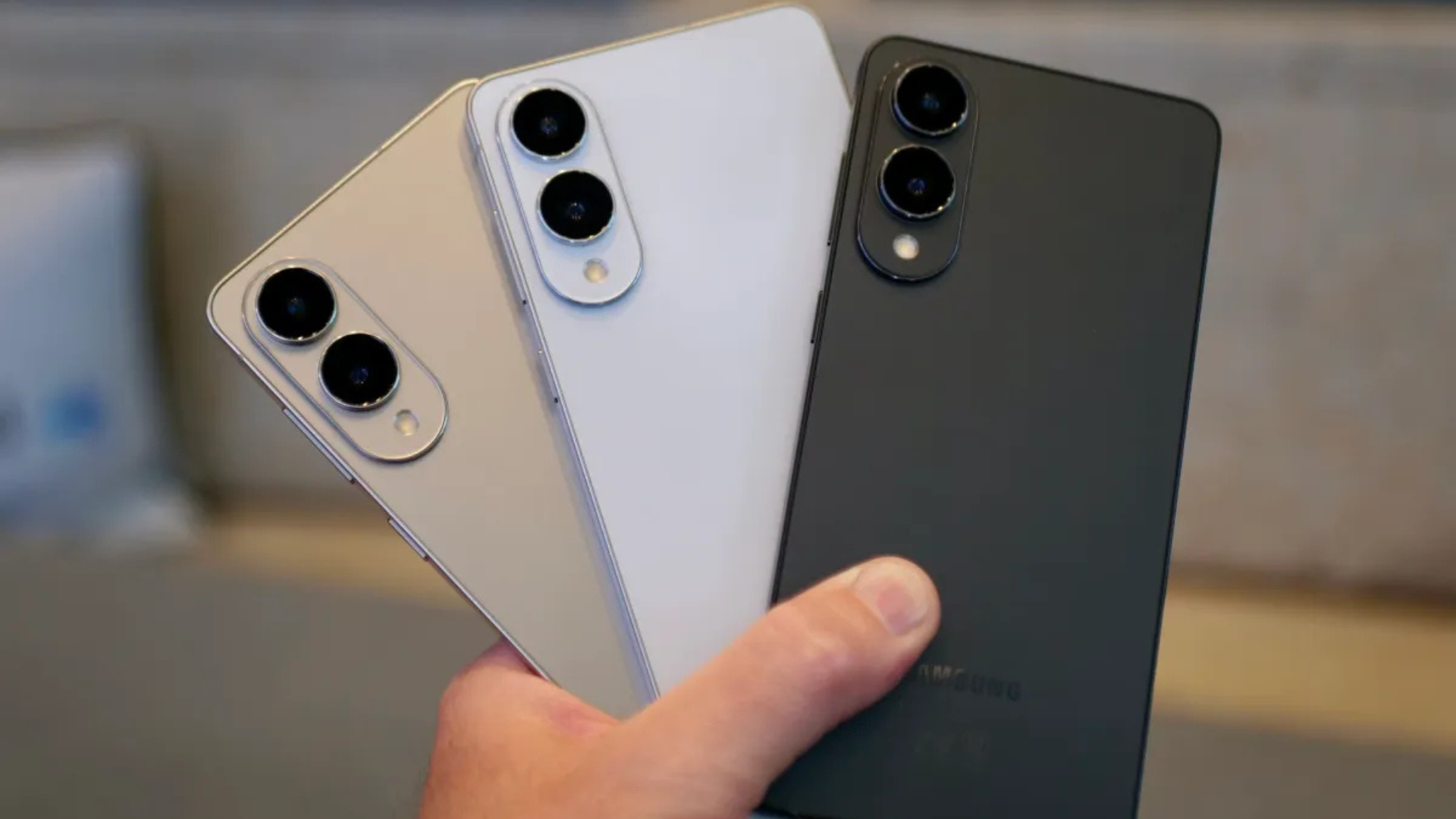 So sánh Samsung Galaxy S25 Edge và Google Pixel 9 Pro XL: Mỏng nhẹ hay mạnh mẽ? 1 So sanh Samsung Galaxy S25 Edge va Google Pixel 9 Pro XL Mong nhe hay manh me 2