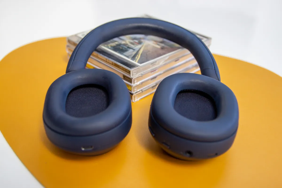 Trải nghiệm tai nghe Sony WH-1000XM5: Cùng hòa mình vào thế giới âm nhạc riêng của bạn 25 Sony WH 1000XM5 1