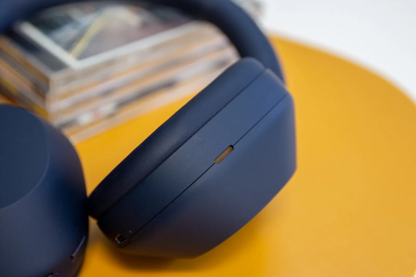 Trải nghiệm tai nghe Sony WH-1000XM5: Cùng hòa mình vào thế giới âm nhạc riêng của bạn 18 Sony WH 1000XM5 8