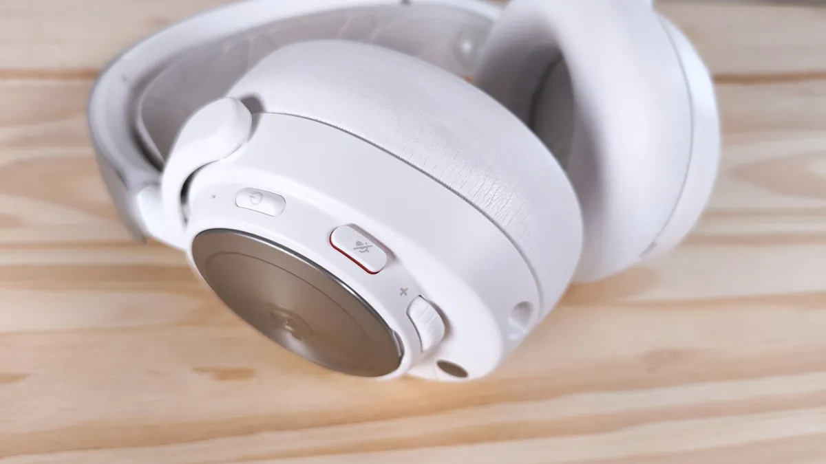 Đánh giá SteelSeries Arctis Nova Pro - Âm thanh đỉnh cao, thống trị mọi trận chiến. 14 SteelSeries Arctis Nova Pro 8 1