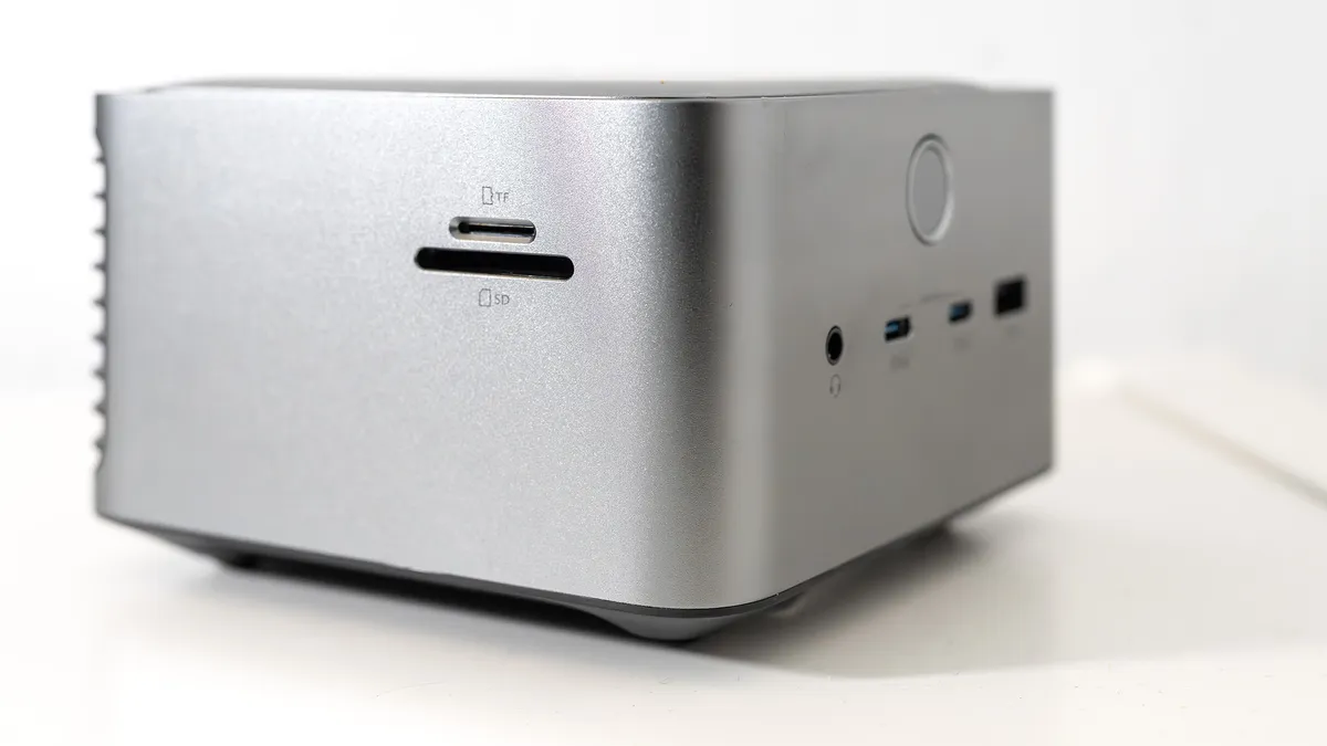 Đánh giá đế cắm Thunderbolt 5 Anker Prime TB5 - Siêu nhanh, siêu đa năng, sẵn sàng cho mọi công việc 10 Thunderbolt 5 Anker Prime TB5 2