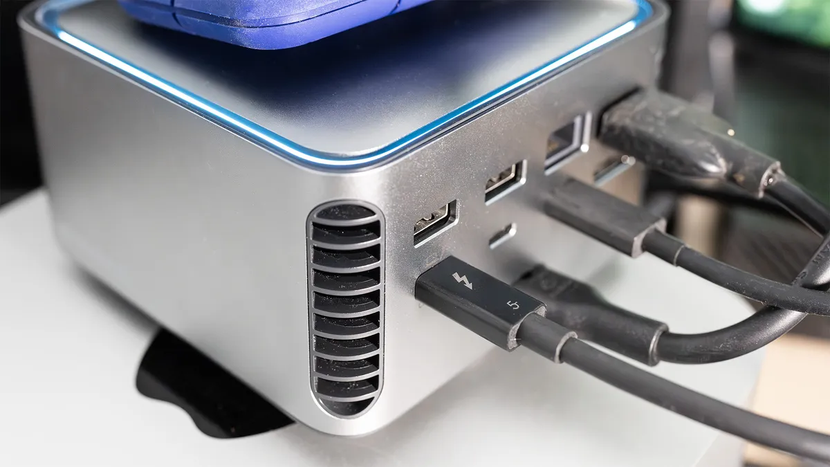 Đánh giá đế cắm Thunderbolt 5 Anker Prime TB5 - Siêu nhanh, siêu đa năng, sẵn sàng cho mọi công việc 7 Thunderbolt 5 Anker Prime TB5 5