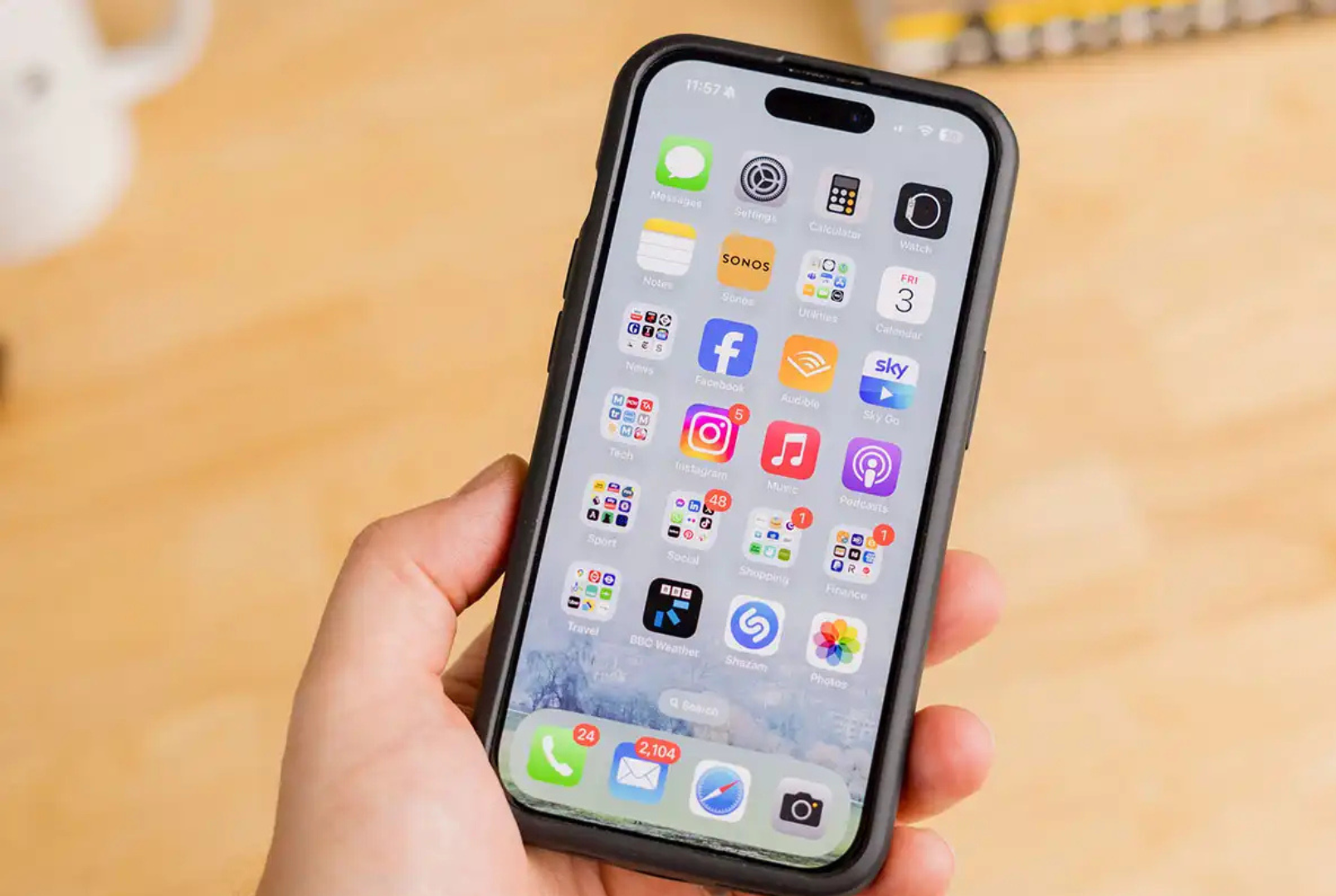 Top 4 op lung pin tot nhat cho iPhone 15 16 Mophie Newdery 5 e1747639672626