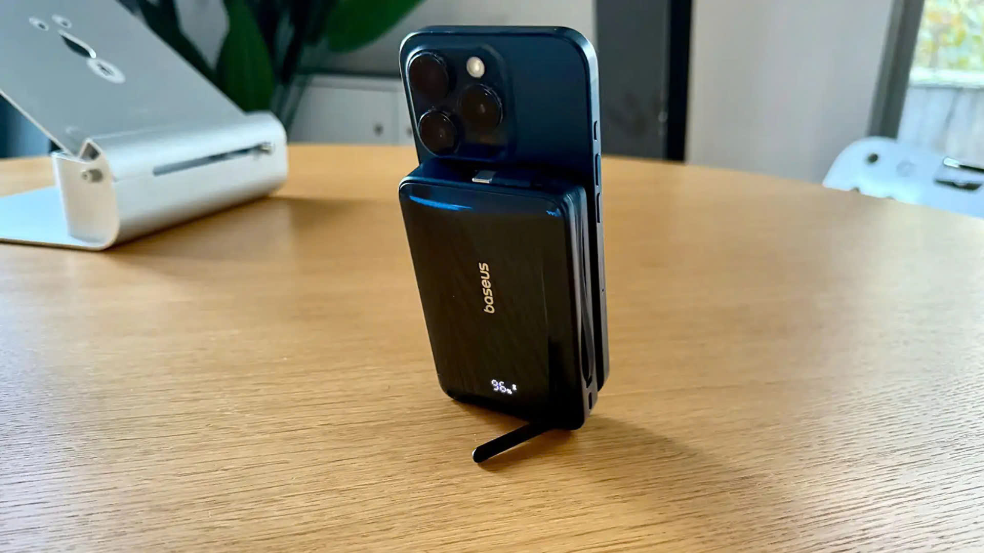 Top 6 Pin du phong MagSafe tot nhat cho iPhone 12 13 14 15 16