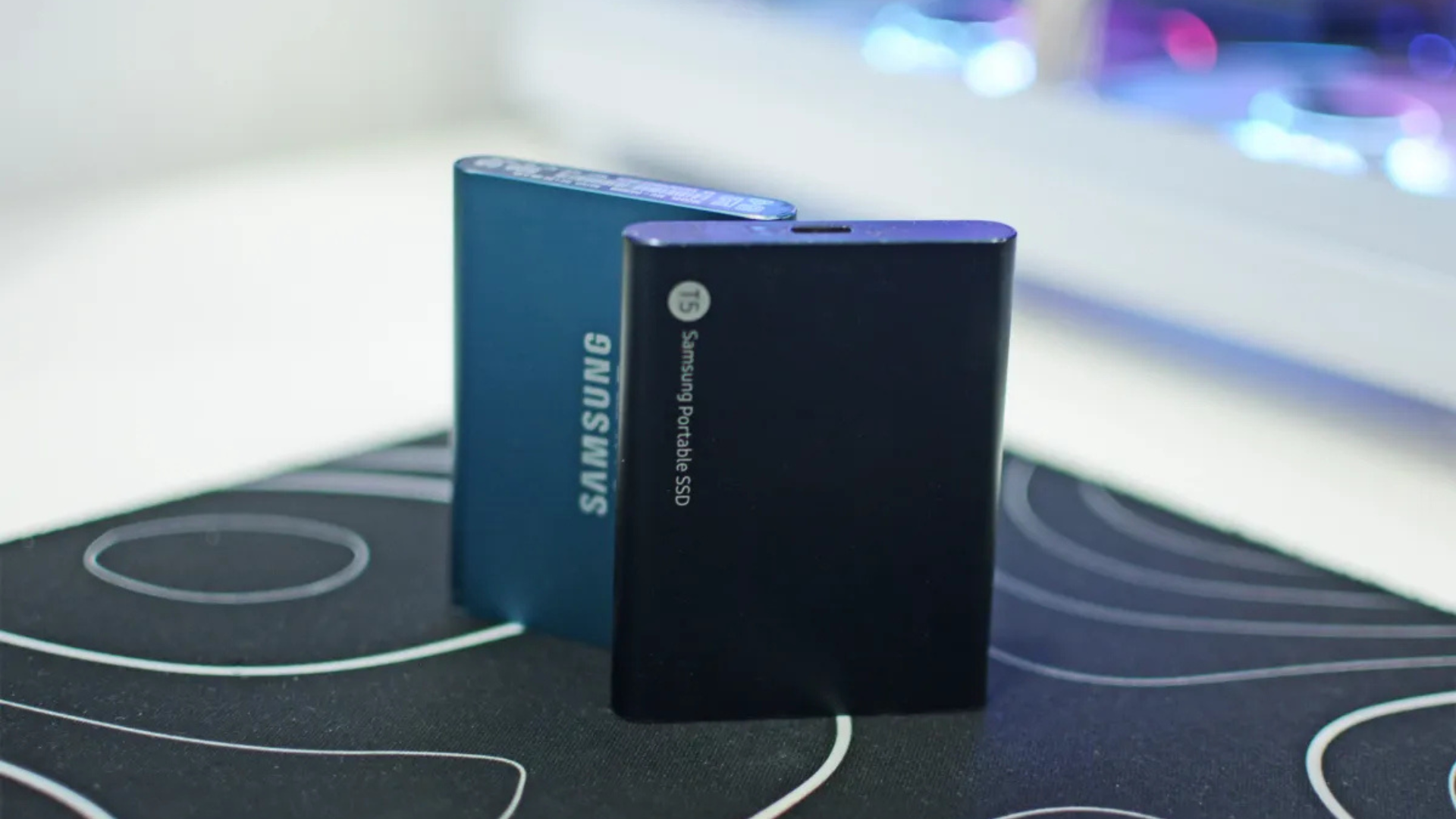 Top 7 ổ SSD gắn ngoài tốt nhất 2025: Samsung T9, LaCie Pro5, và hơn thế nữa 1 Top 7 o SSD gan ngoai tot nhat 2025 Samsung T9 LaCie Pro5 va hon the nua 1