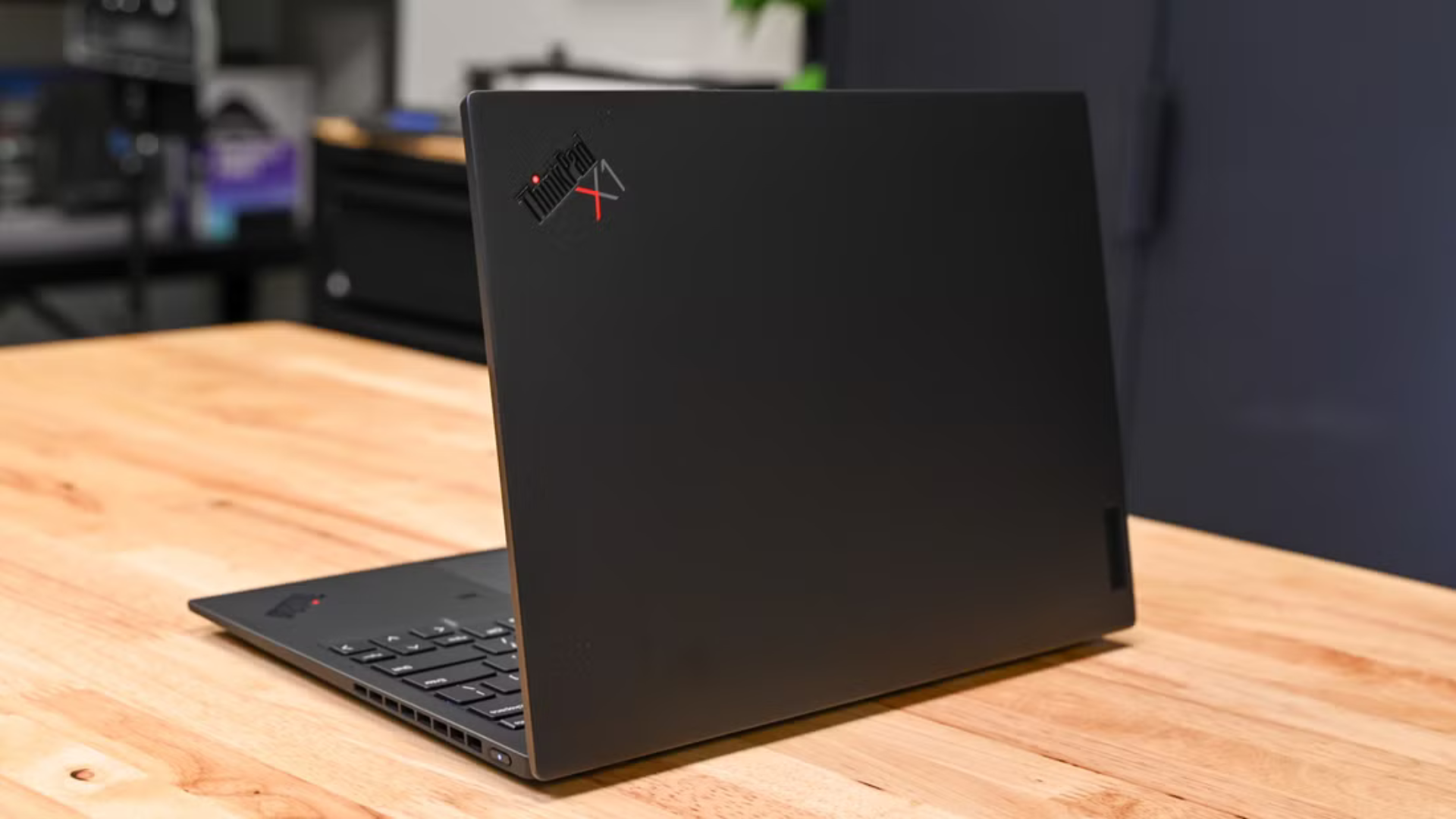 Vì sao ThinkPad được ví như Porsche 911 của thế giới laptop? 1 Vi sao ThinkPad duoc vi nhu Porsche 911 cua the gioi laptop 1