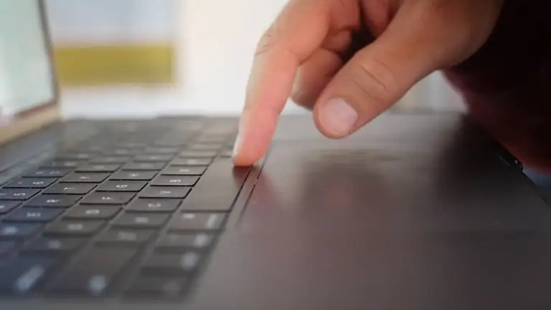 Ý tưởng bàn phím kỳ lạ của Apple: Cách mạng hóa cách dùng MacBook 2025 8 Y tuong ban phim ky la cua Apple Cach mang hoa cach dung MacBook 2025 4