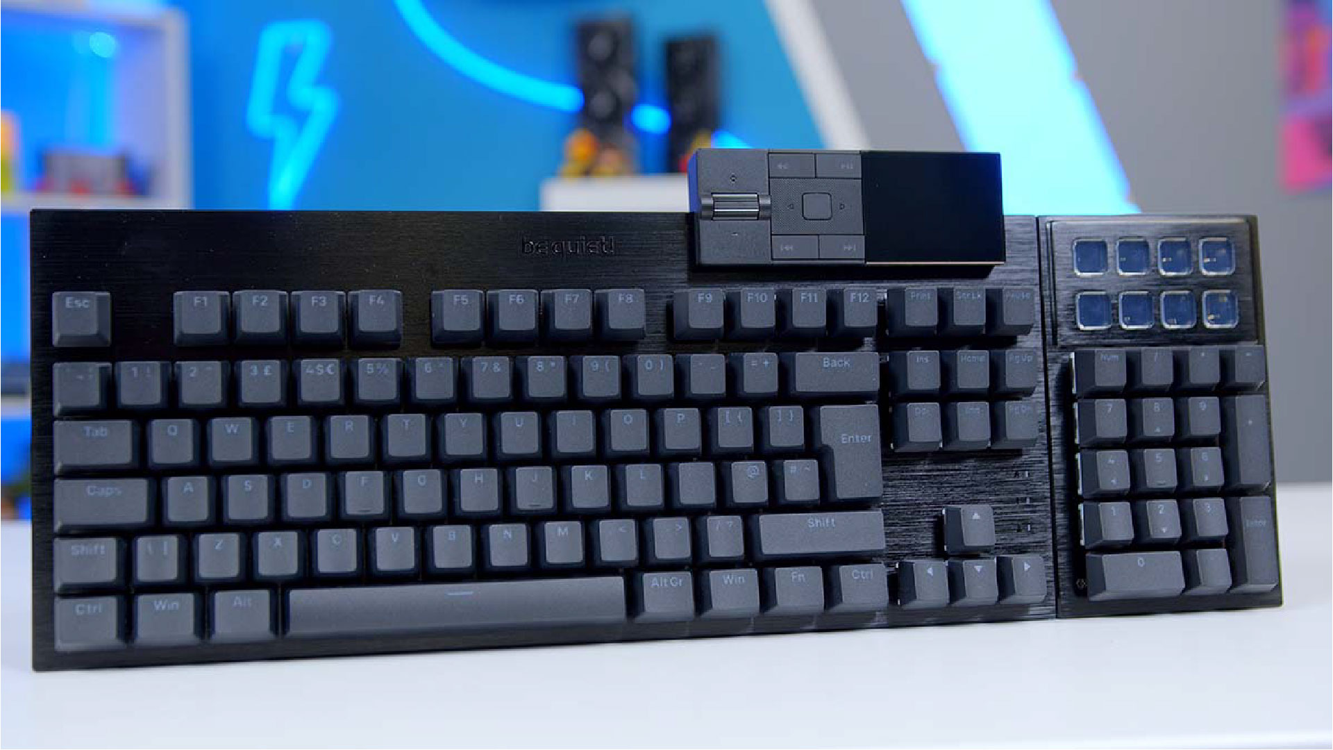 ban phim Dark Mount 1 01