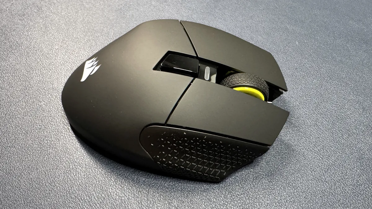 chuot Corsair Scimitar Elite SE Wireless 17