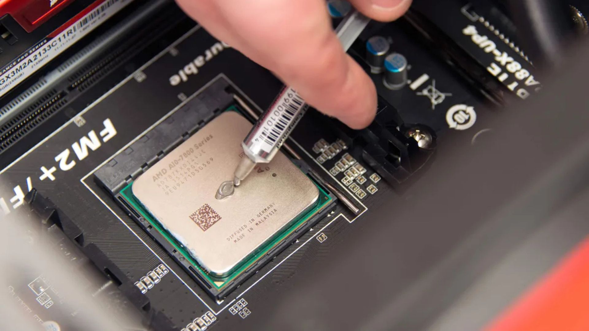 Top những keo tản nhiệt tốt nhất cho CPU và GPU - Giúp kéo dài tuổi thọ linh kiện khi sử dụng 1 nhung keo tan nhiet tot nhat cho CPU va GPU