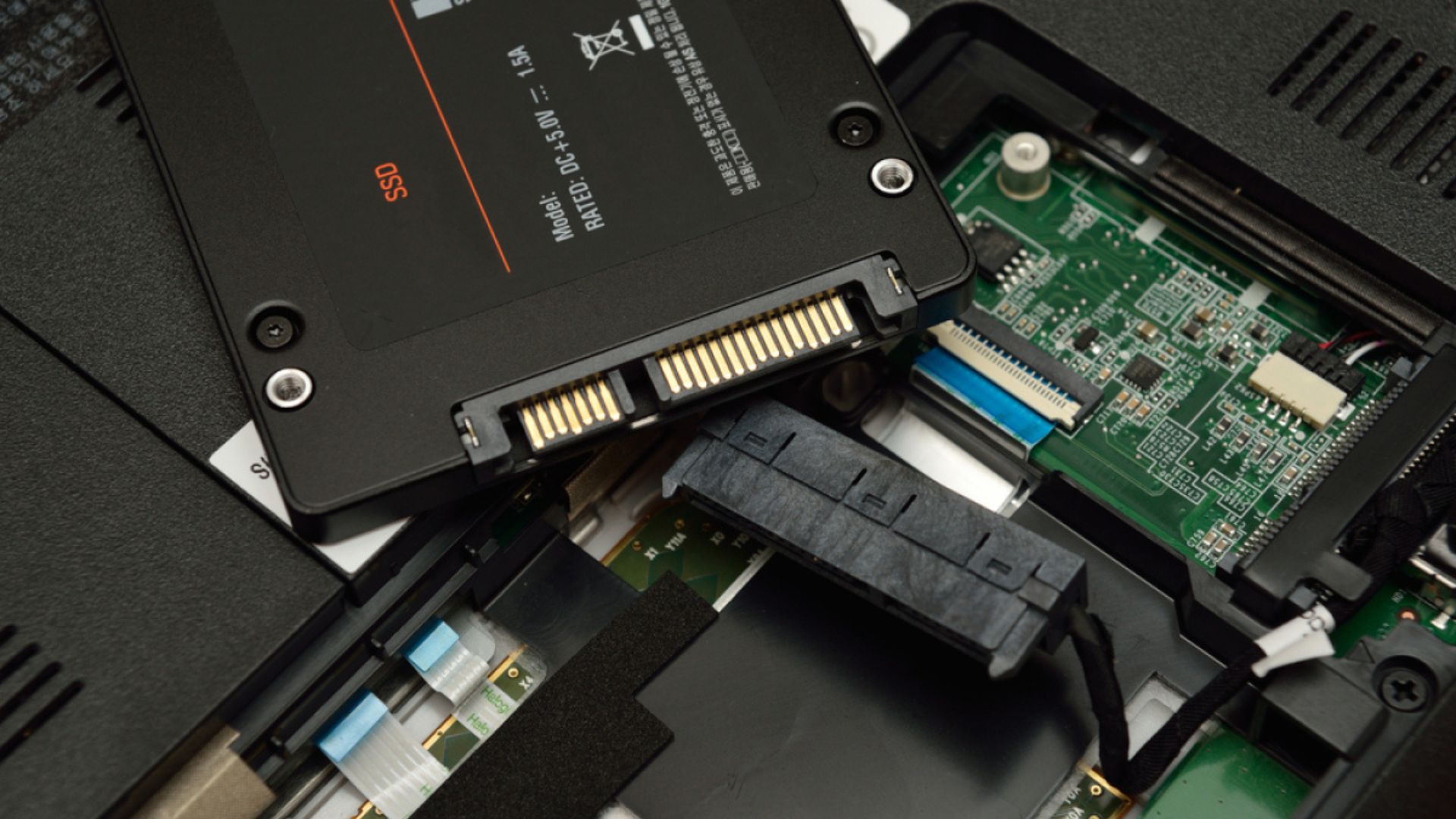 Top những ổ SSD tốt nhất cho năm 2025 - Trải nghiệm mượt mà không giới hạn 1 nhung o SSD tot nhat