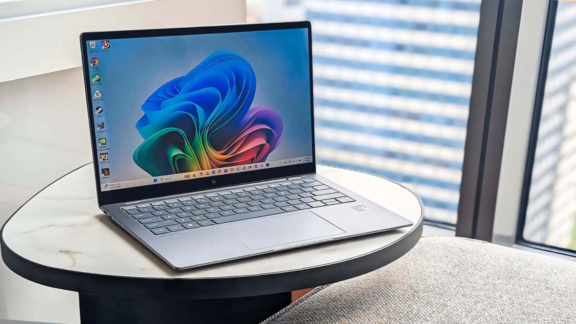 3 Lý do laptop Snapdragon là bạn đồng hành hoàn hảo cho du lịch 2025 12 3 Ly do laptop Snapdragon la ban dong hanh hoan hao cho du lich 2025 10